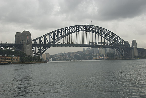 OZ08-SYD-Bridge1.jpg